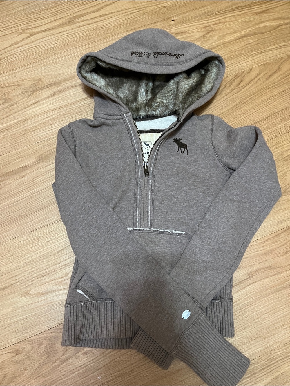 Women’s S Abercrombie & Fitch Women’s Brown Quarter Zip